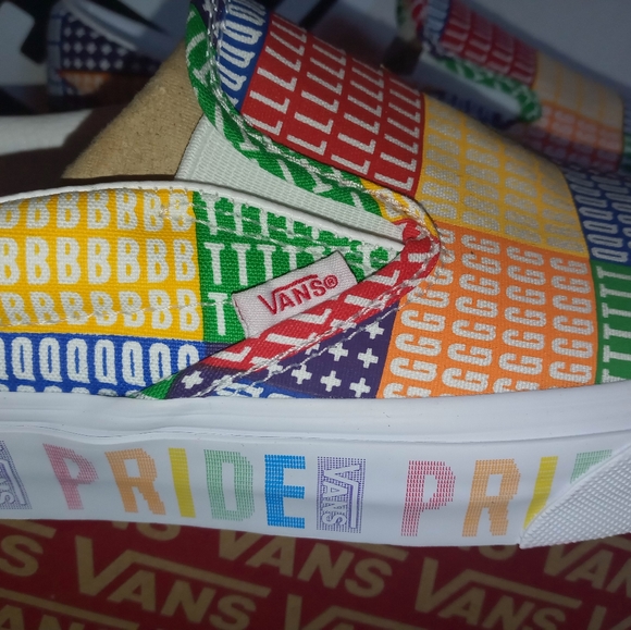 Vans Classic Slip On Pride Multiple Sizes - Picture 9 of 11